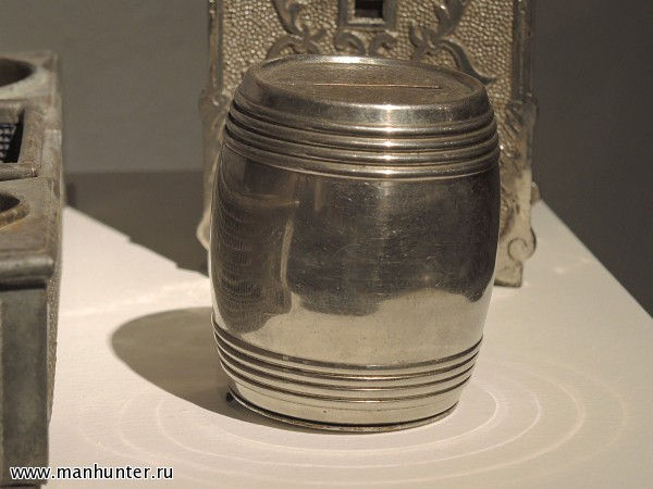 Металлическая копилка