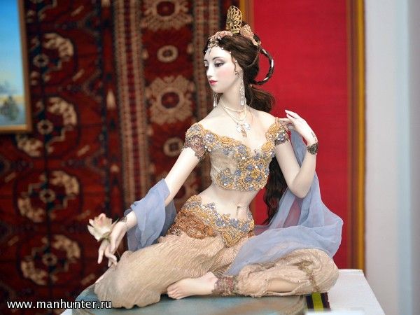 Выставка художественной куклы и живописи "Легенды Востока"