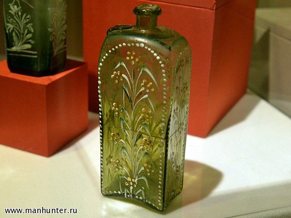 Штоф с изображением трав