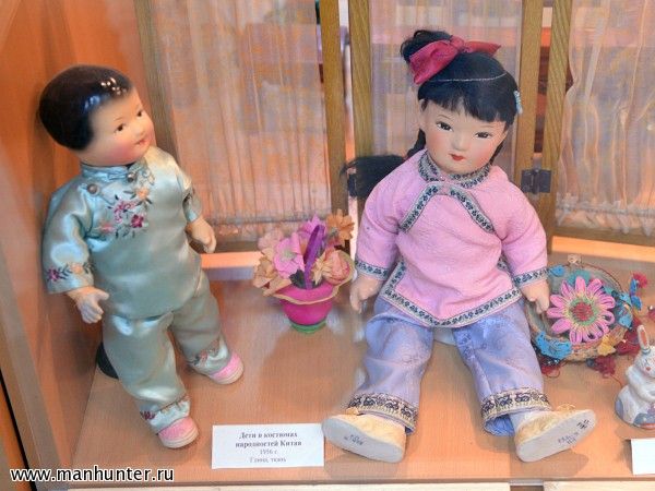 Китайские куклы в национальных костюмах