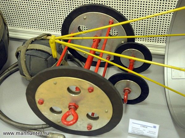 Совок для прочистки некруглых канализационных коллекторов