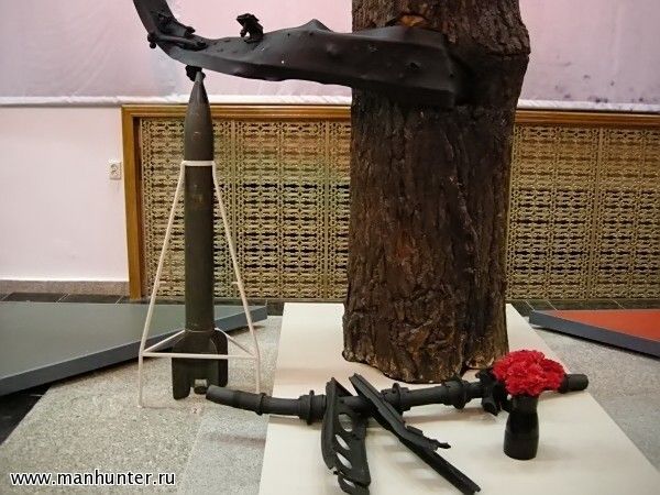 Фрагменты реактивной установки "Катюша"