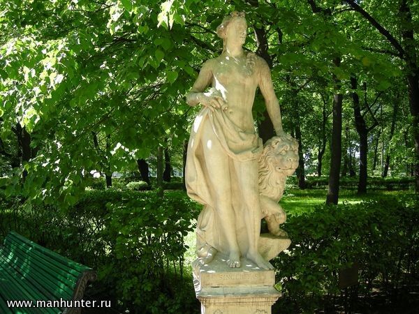 Статуи в Летнем саду