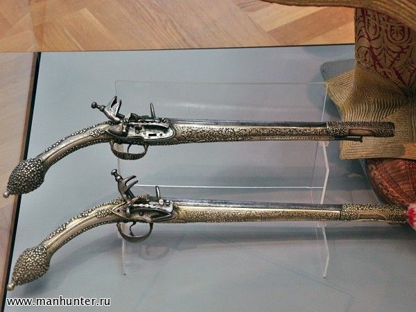 Пистолеты с ударно-кремниевым замком. Подарок И.В.Сталину