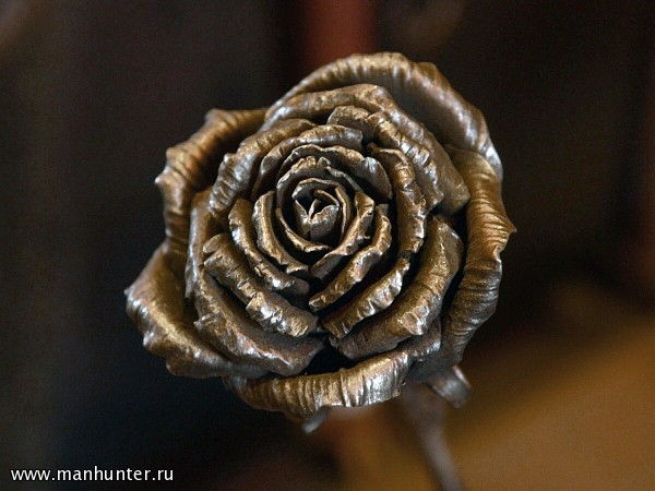 Металлическая роза