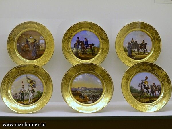 Тарелки с изображениями гусар