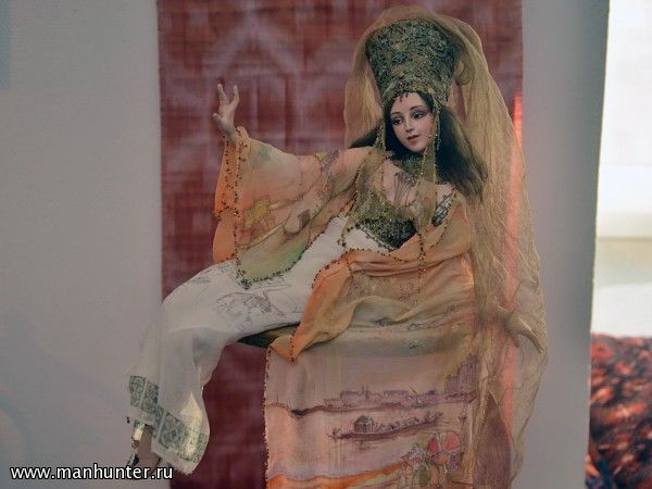 Выставка художественной куклы и живописи "Легенды Востока"