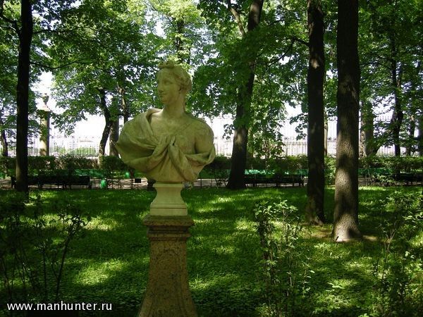 Статуи в Летнем саду